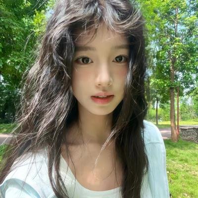 镜中的女孩